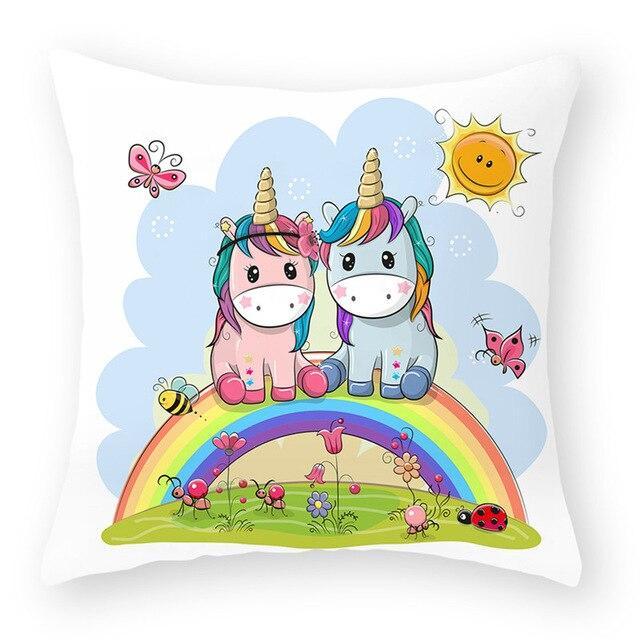 https://coin-coussin.com/cdn/shop/products/coussin-dessin-licorne-1_2000x.jpg?v=1629925465